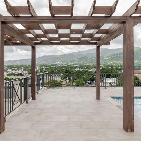 Luxe City Oasis 2Br With Rooftop Pool And Gym Kingston Exterior foto