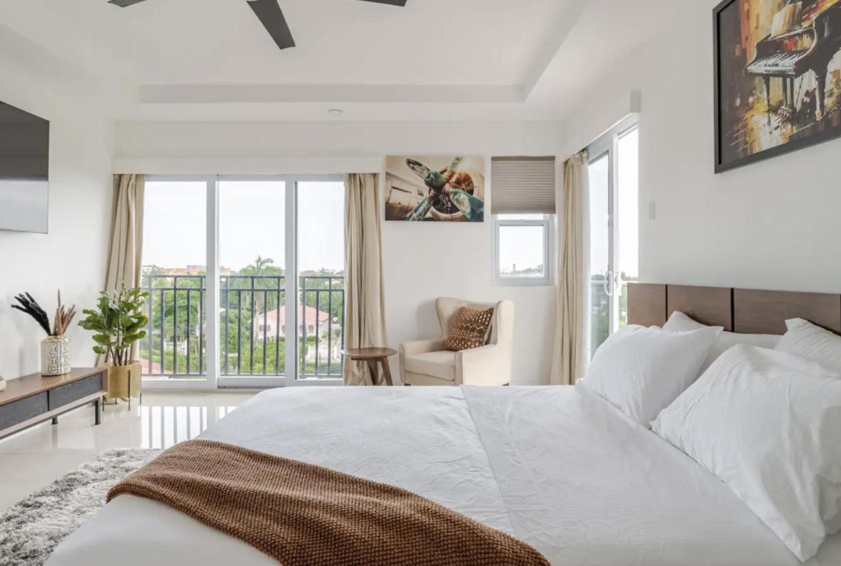 Luxe City Oasis 2Br With Rooftop Pool And Gym Kingston Exterior foto