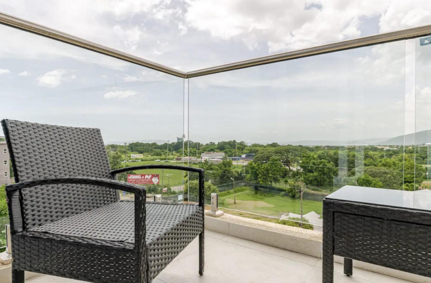 Luxe City Oasis 2Br With Rooftop Pool And Gym Kingston Exterior foto