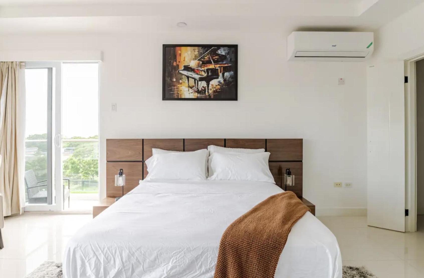 Luxe City Oasis 2Br With Rooftop Pool And Gym Kingston Exterior foto