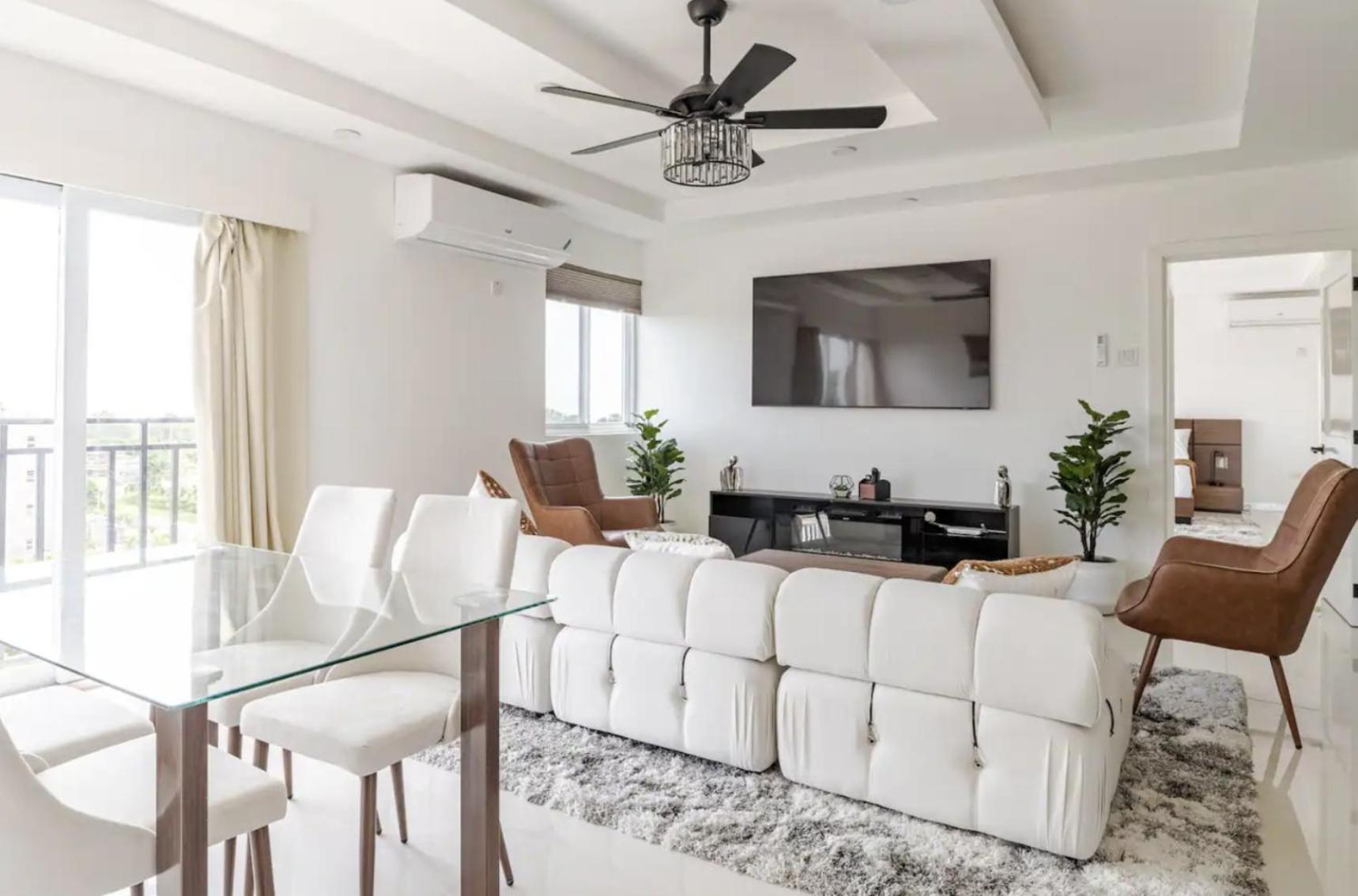 Luxe City Oasis 2Br With Rooftop Pool And Gym Kingston Exterior foto